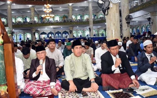 
					Sholat Idul Fitri di Masjid Agung As salam, Walikota Lubuklinggau Pesan Jaga Keamanan dan Kondusifitas