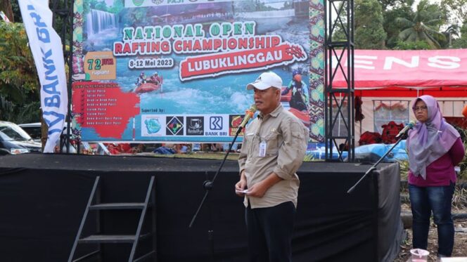 
					Asisten lll Tutup Event Wali Kota Cup National Open Rafting Championship