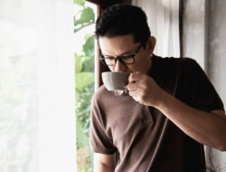 minum kopi
