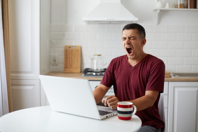 
					5 Tips Tahan Kantuk Untuk Kamu yang Lagi Lembur!