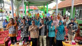  Wali Kota Lubuk Linggau, H Rachmat Hidayat melalui Plt Asisten II Bidang Ekonomi dan Pembangunan, H Heri Zulianta, menghadiri Penilaian Lomba Posyandu Berprestasi, Kader Berprestasi, dan Lomba Kelurahan Berperilaku Hidup Bersih dan Sehat (PHBS) tingkat Provinsi Sumatera Selatan. Kegiatan ini berlangsung di Puskesmas Pembantu ILP Taba Lestari, Kelurahan Taba Lestari, Kecamatan Lubuk Linggau Timur I, Kamis (14/8/2025).