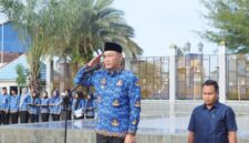 Wali Kota Lubuk Linggau, H Rachmat Hidayat menjadi pembina pada apel bulanan bersama yang kali ini dilaksanakan di Alun-alun Merdeka Kota Lubuk Linggau. Rabu (17/9/2025.) Foto: Amin/Diskominfo Lubuklinggau